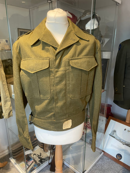 Original Post World War Two Australian Battledress Tunic, Large Size 15