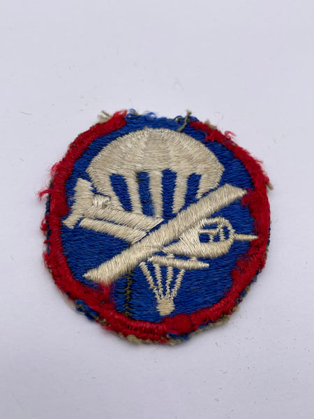 Original World War Two Era Combined Airborne Operations Cap Badge, Right Facing