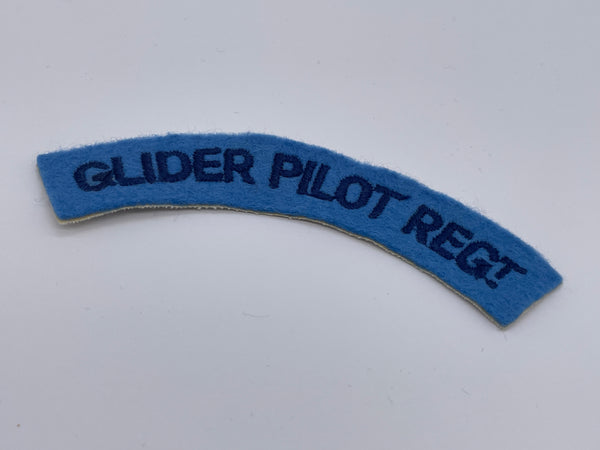 Original Post World War Two British Cloth Shoulder Title, Glider Pilot Regt.